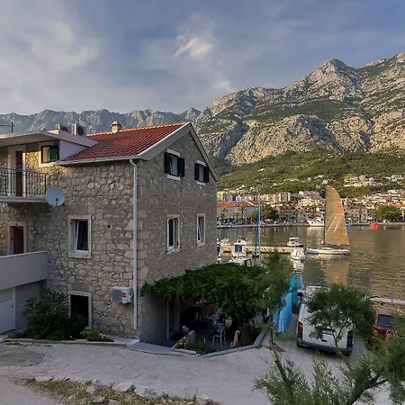 Beso Apartment